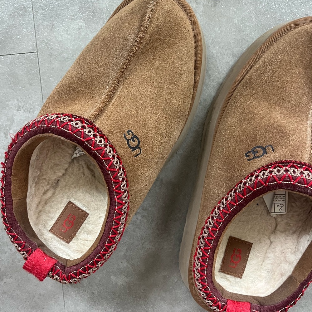 UGG Chestnut Suede Slipper with Red Trim